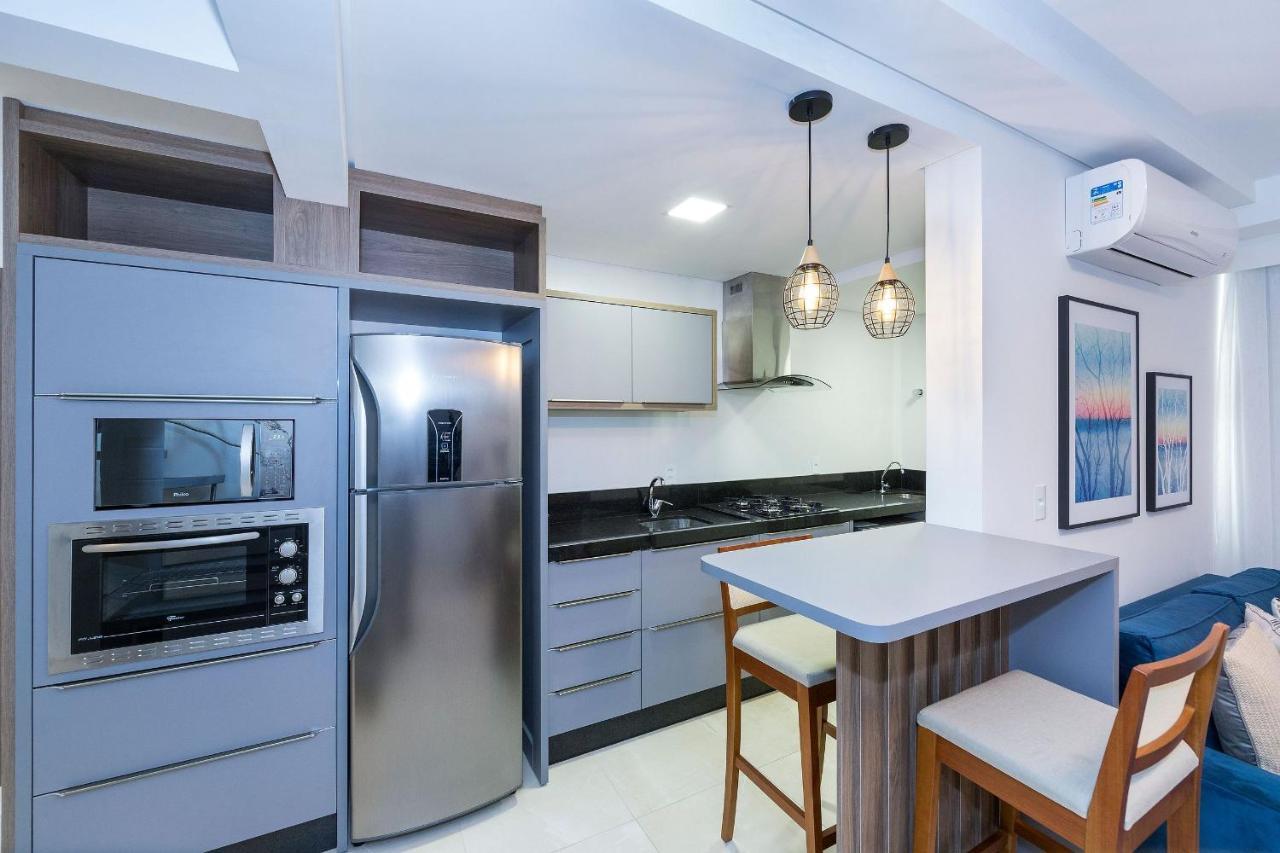 Terrazzo 602B: Beachfront Duplex with Pool and Fitness Center Bombinhas Exterior photo