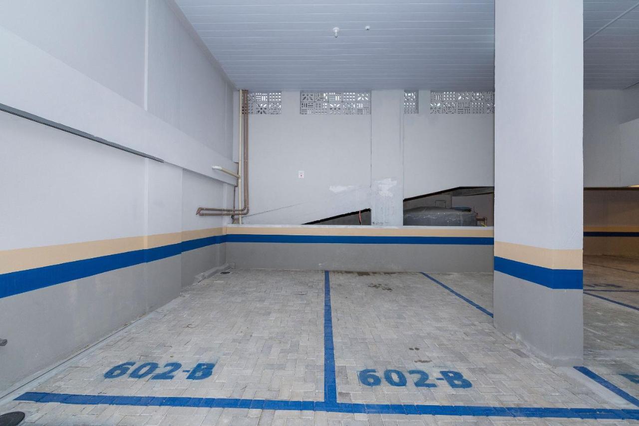 Terrazzo 602B: Beachfront Duplex with Pool and Fitness Center Bombinhas Exterior photo