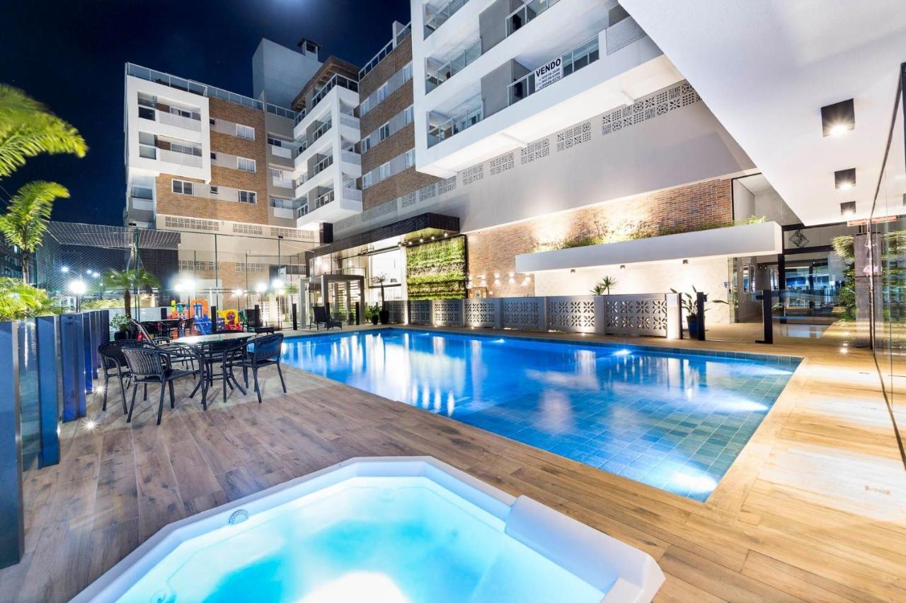 Terrazzo 602B: Beachfront Duplex with Pool and Fitness Center Bombinhas Exterior photo